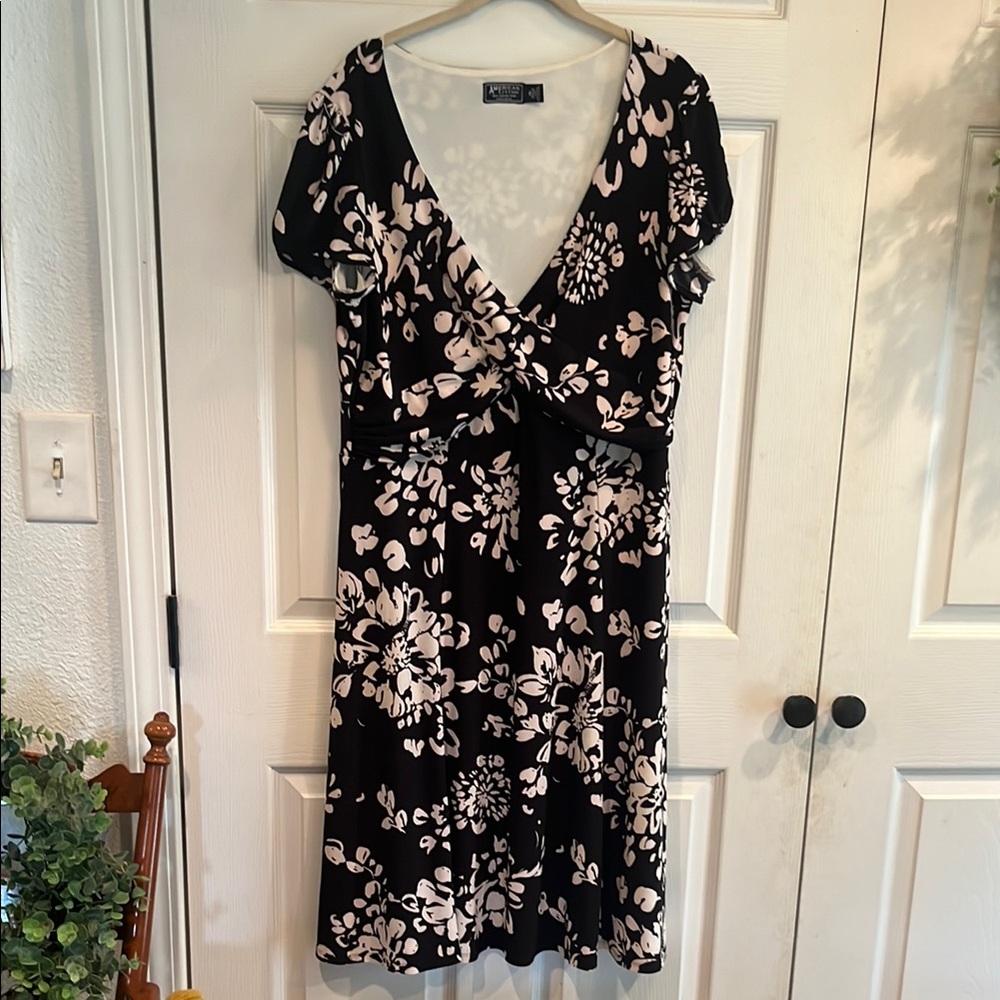 American Living Black Cream V-Neck Flutter Sleeve Midi Dress - Picture 1 of 4